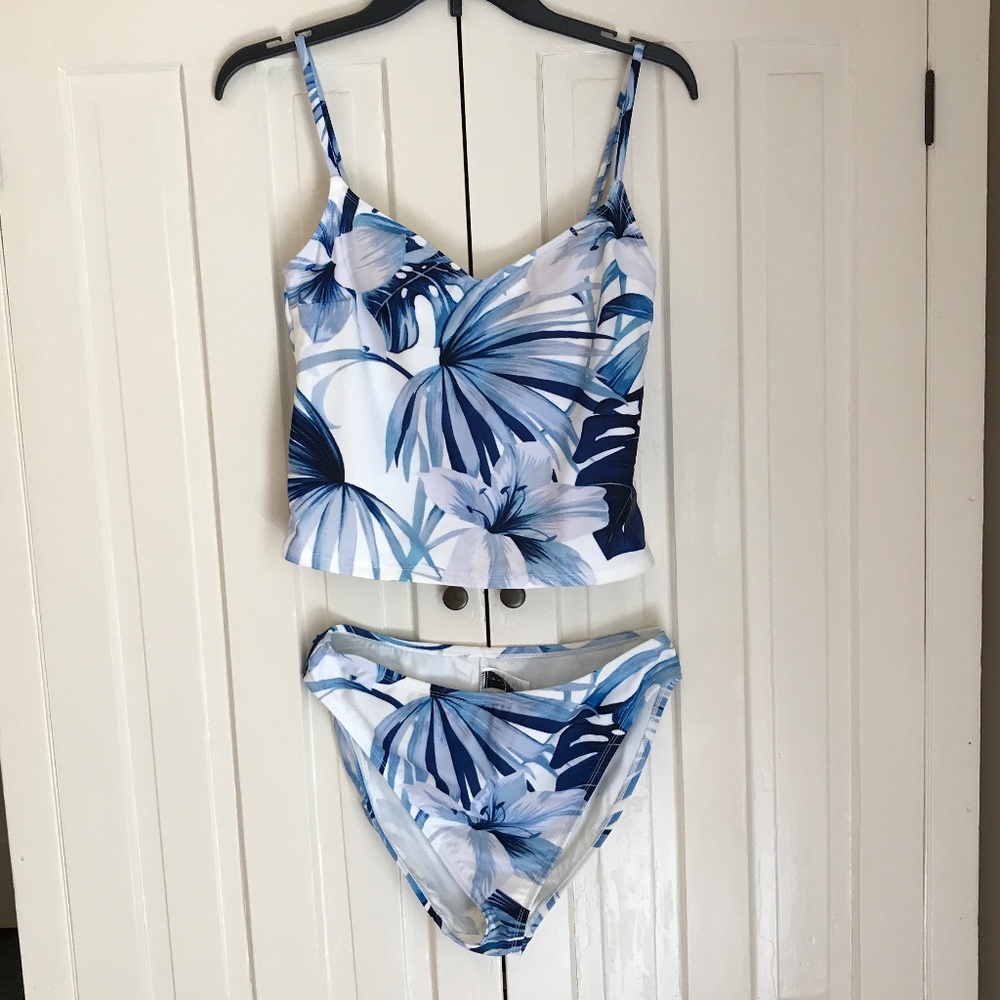 LA BLANCA 2 PIECE SWIMSUIT W/SARONG SET NWOT - Picture 2 of 11